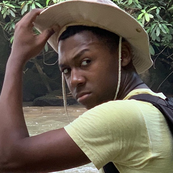 Meet your Posher, Hunter - Picture 1 of 1